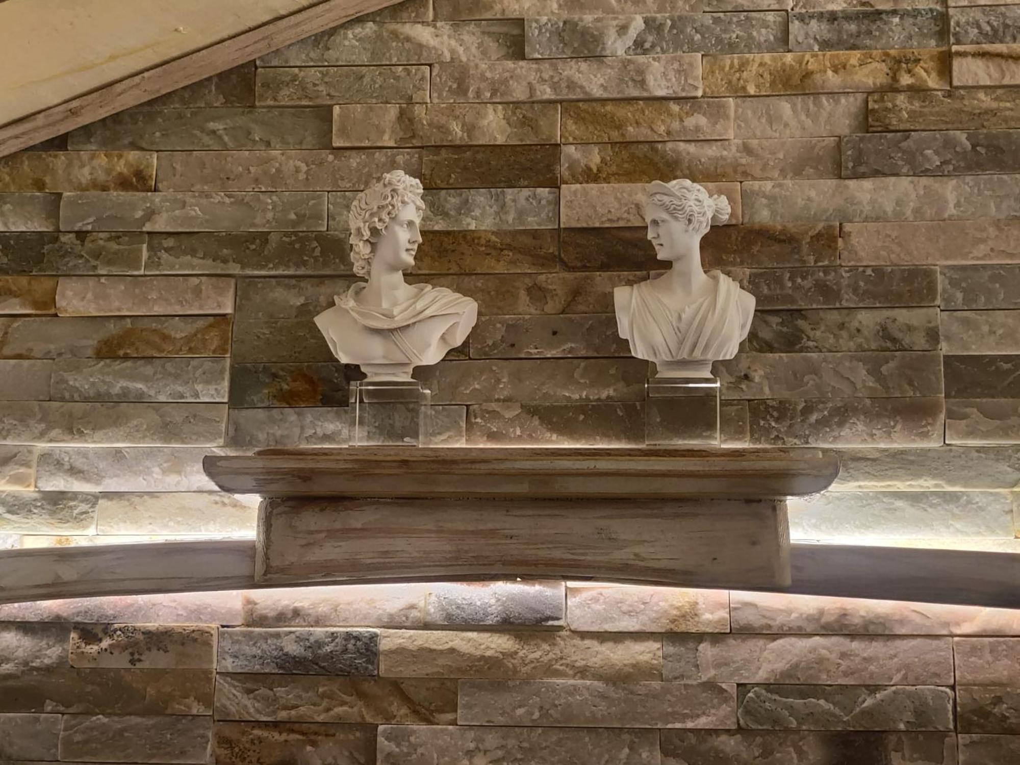 Apartment Domus Corneliae - Romantico Attico & Jacuzzi - Metro A Cornelia *